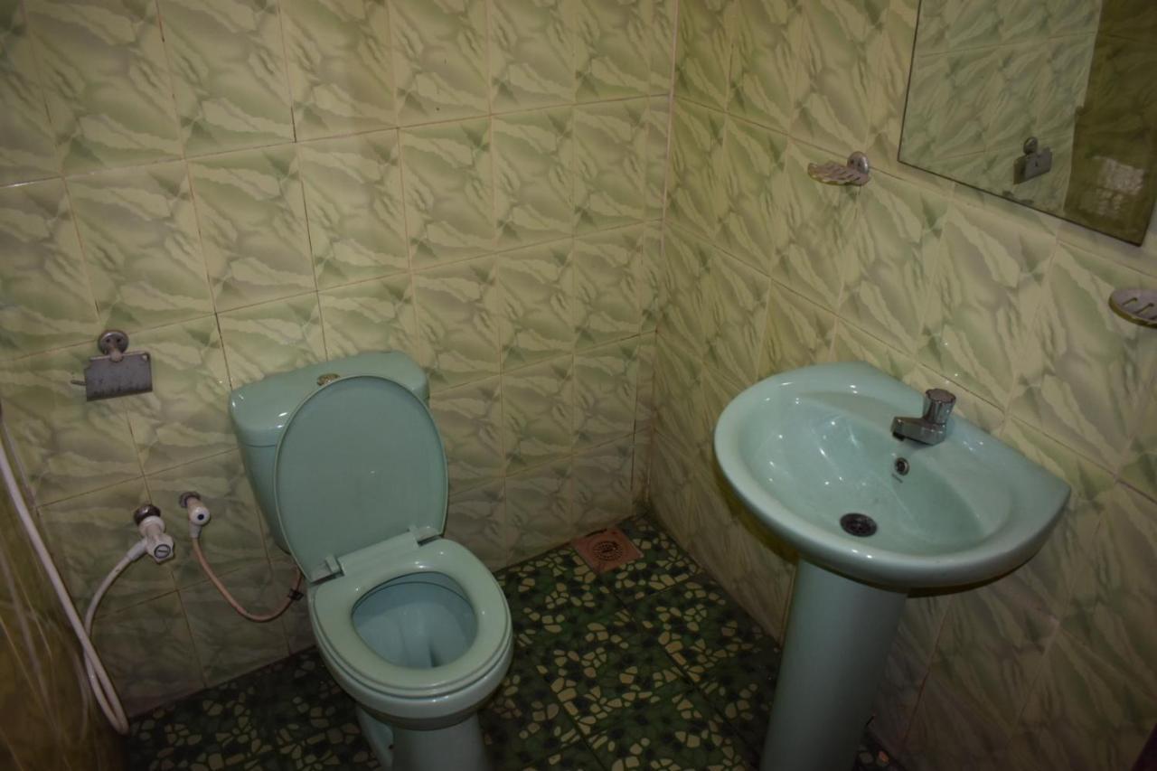 Aroma Guest House Mirissa Bagian luar foto