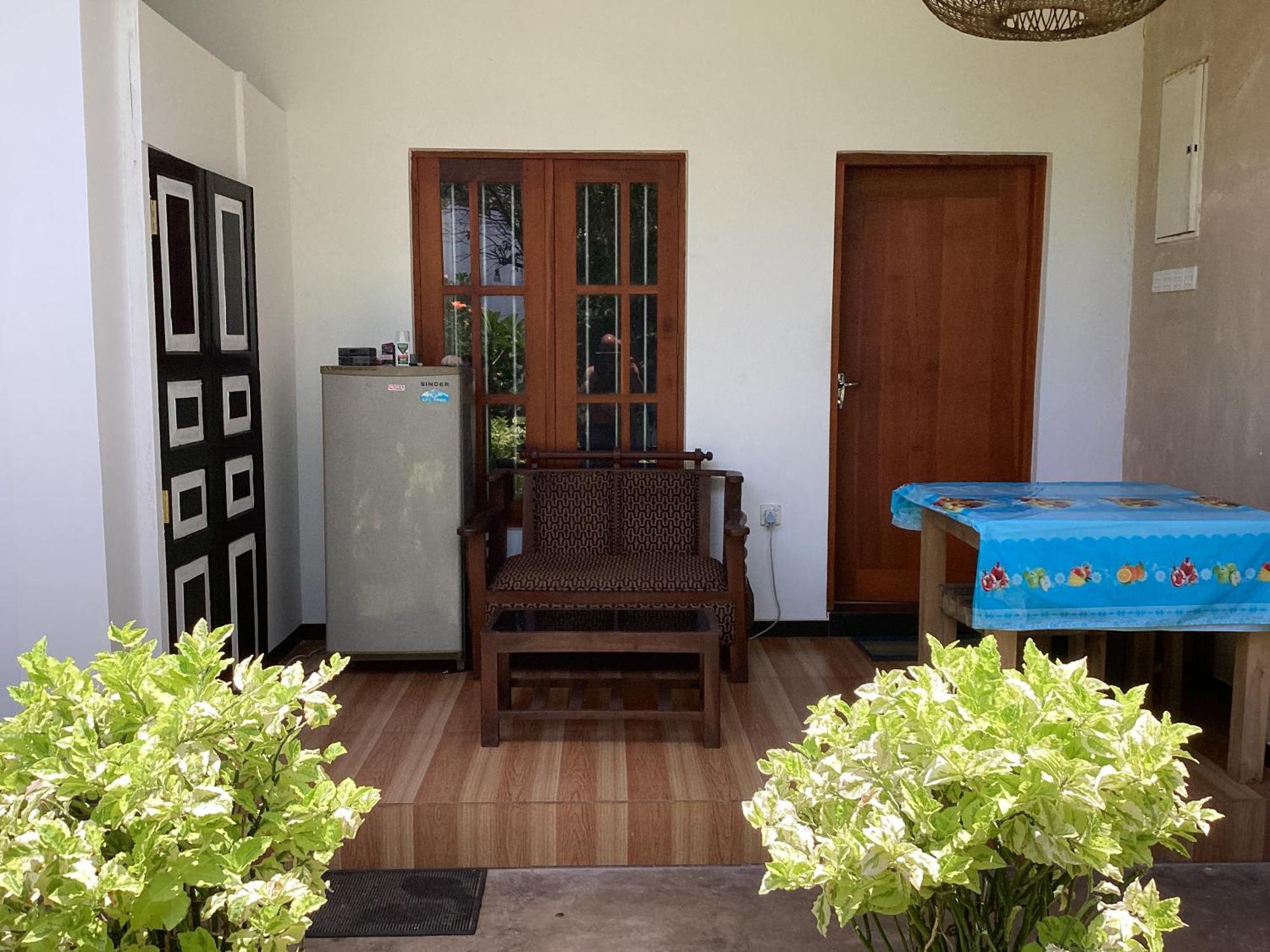 Aroma Guest House Mirissa Bagian luar foto