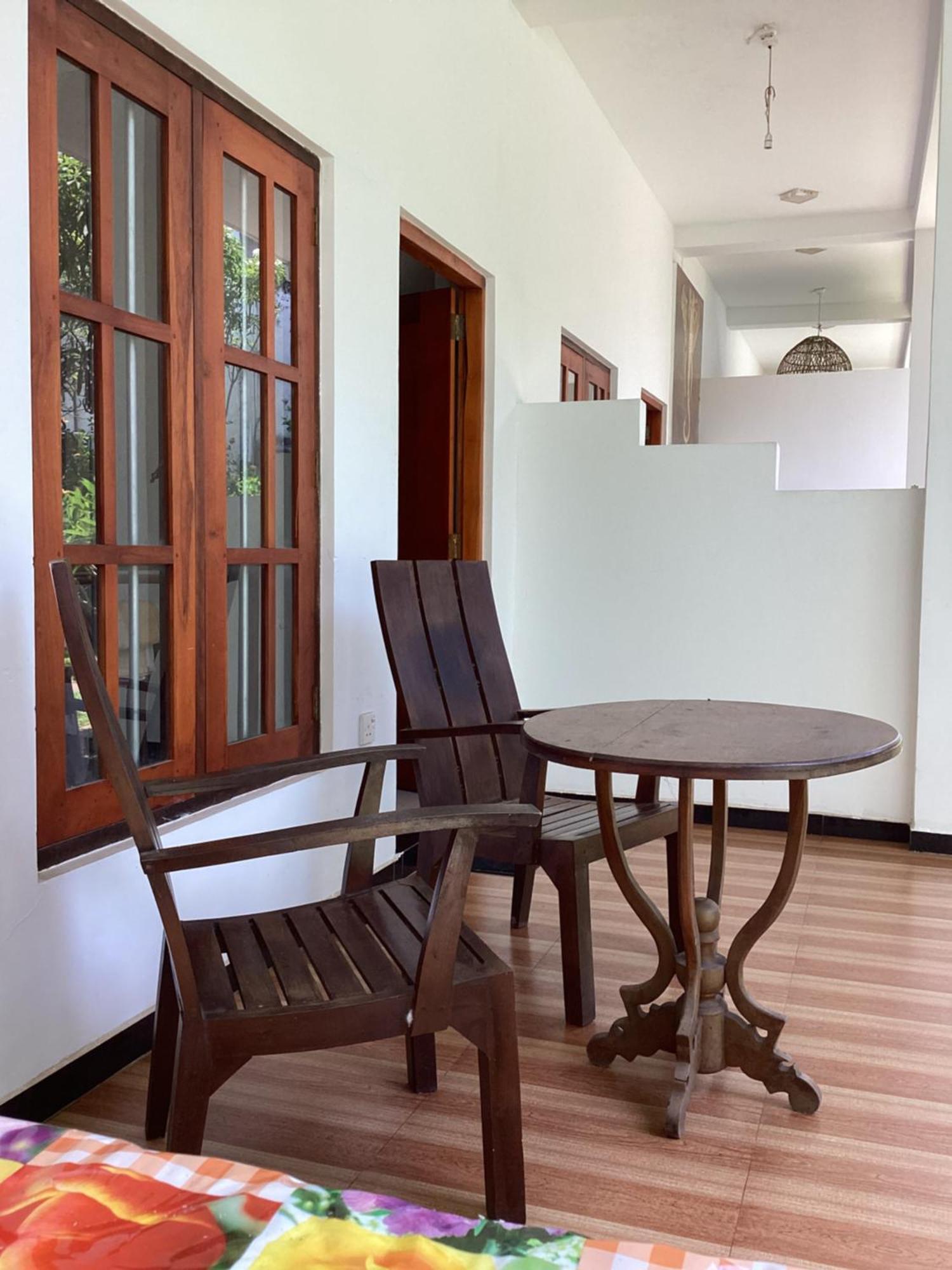 Aroma Guest House Mirissa Bagian luar foto