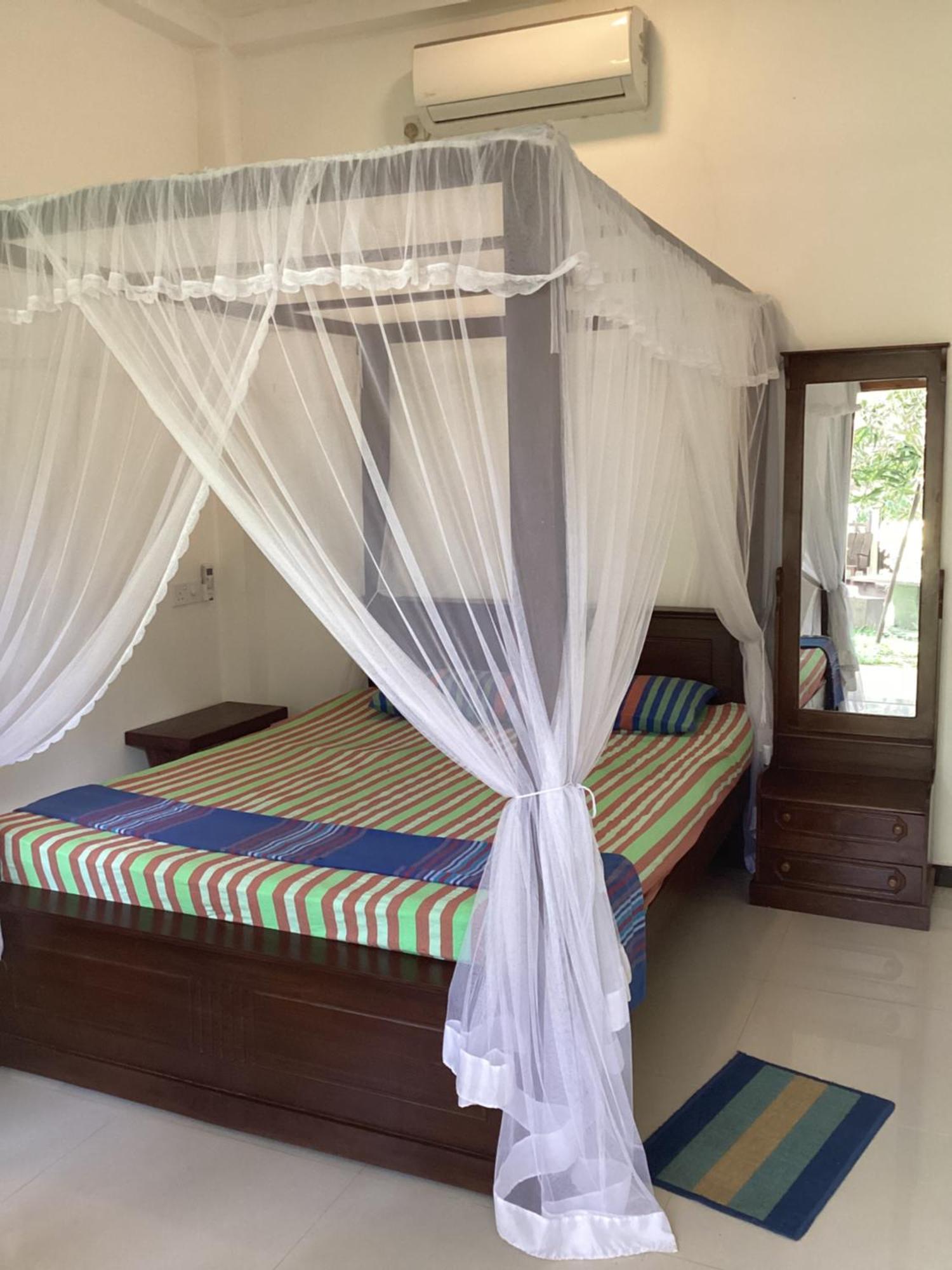 Aroma Guest House Mirissa Bagian luar foto