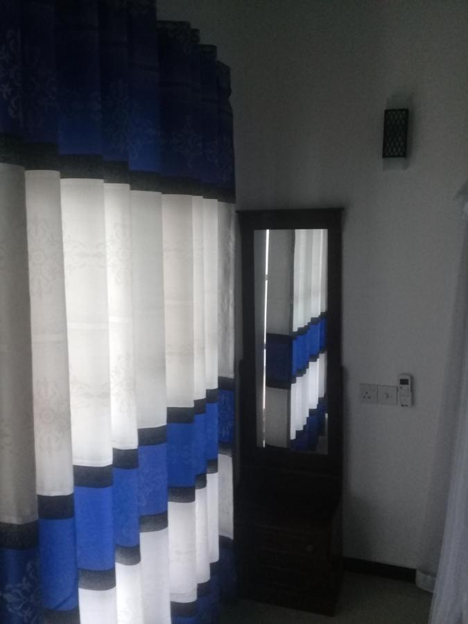 Aroma Guest House Mirissa Bagian luar foto